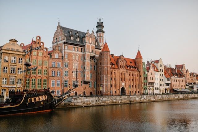 Bezpłatny parking przy lotnisku Gdańsk? Gdzie zaparkować za darmo przed wylotem