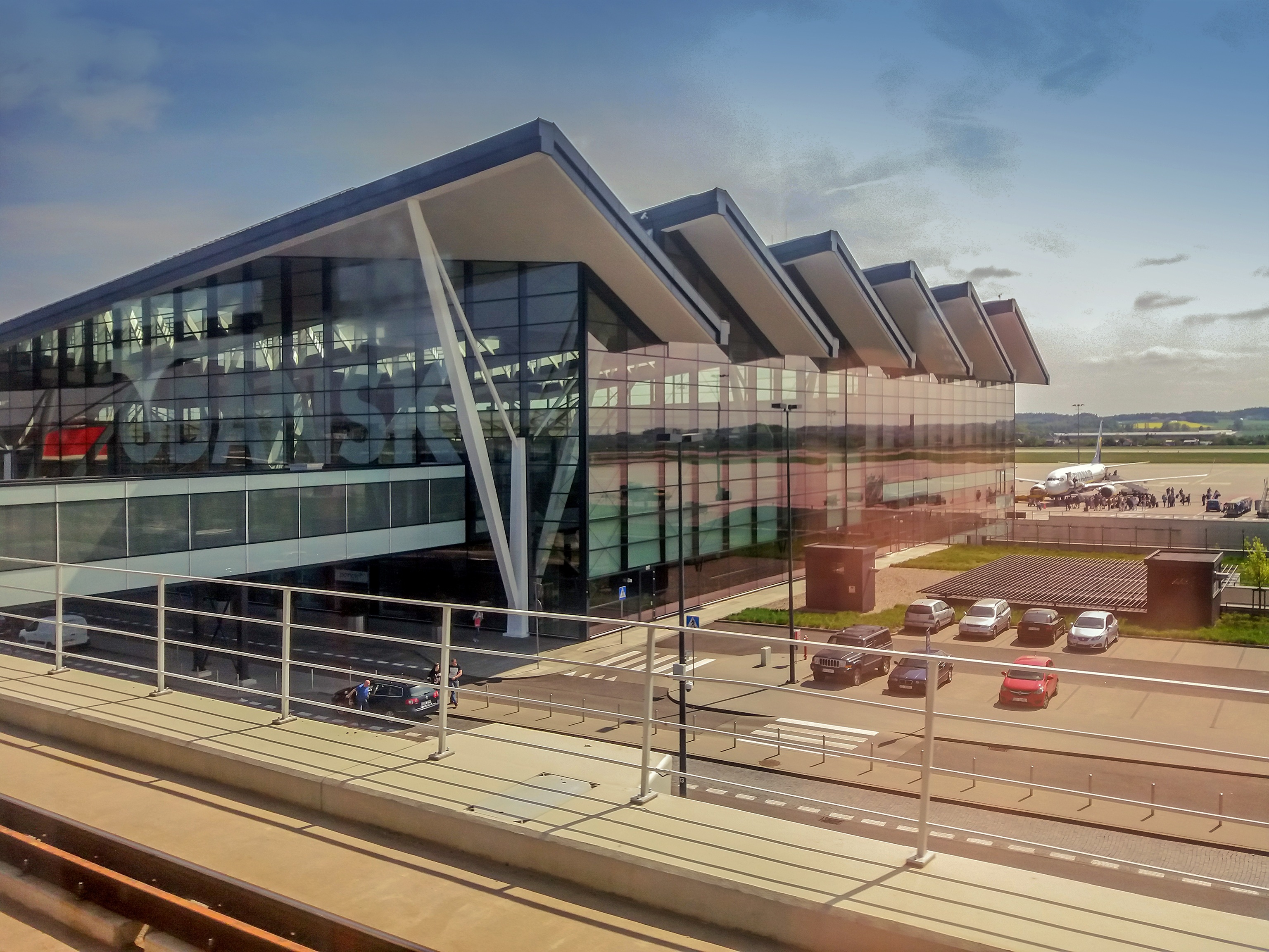 Lotnisko Gdańsk – kompletny przewodnik 2026
