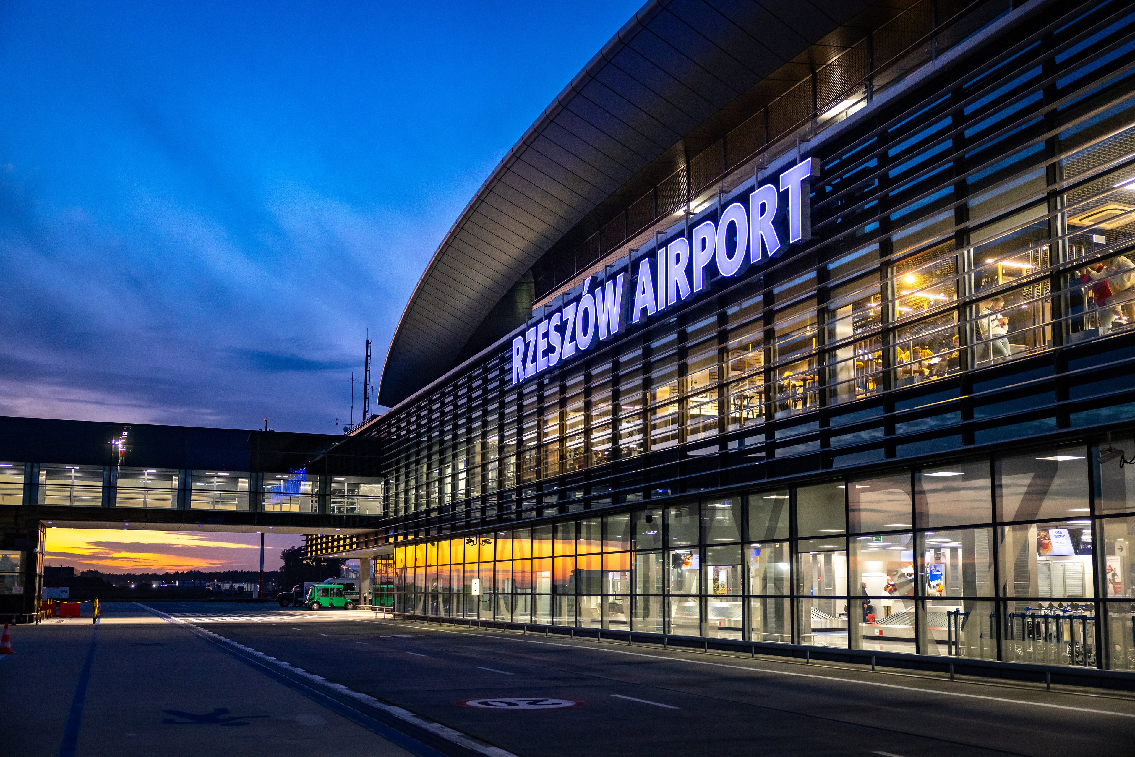 Lotnisko Rzeszów Jasionka – kompletny przewodnik 2026