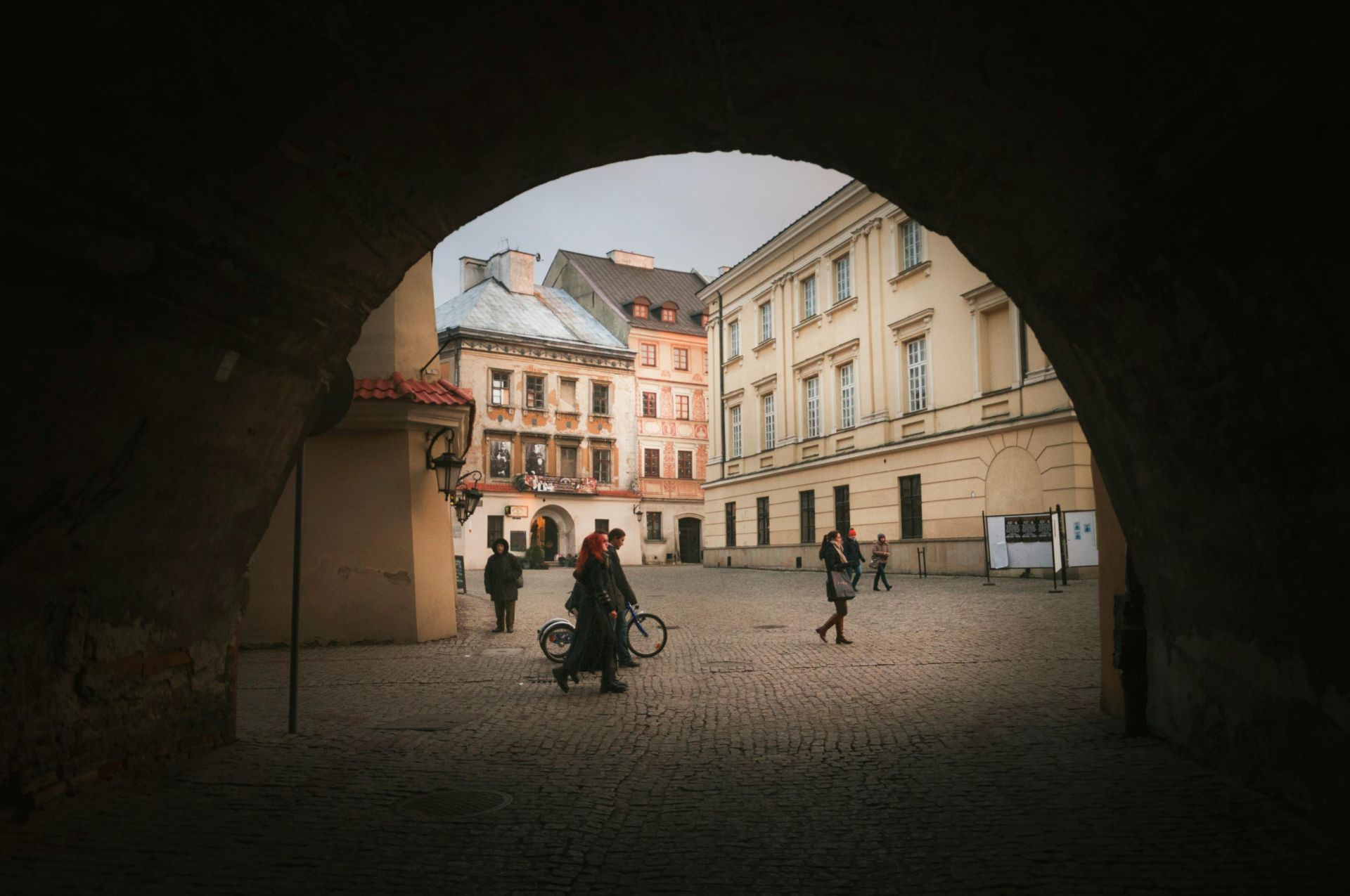 Darmowy parking przy lotnisku Lublin – Świdnik. Jakie są możliwości taniego / bezpłatnego zaparkowania