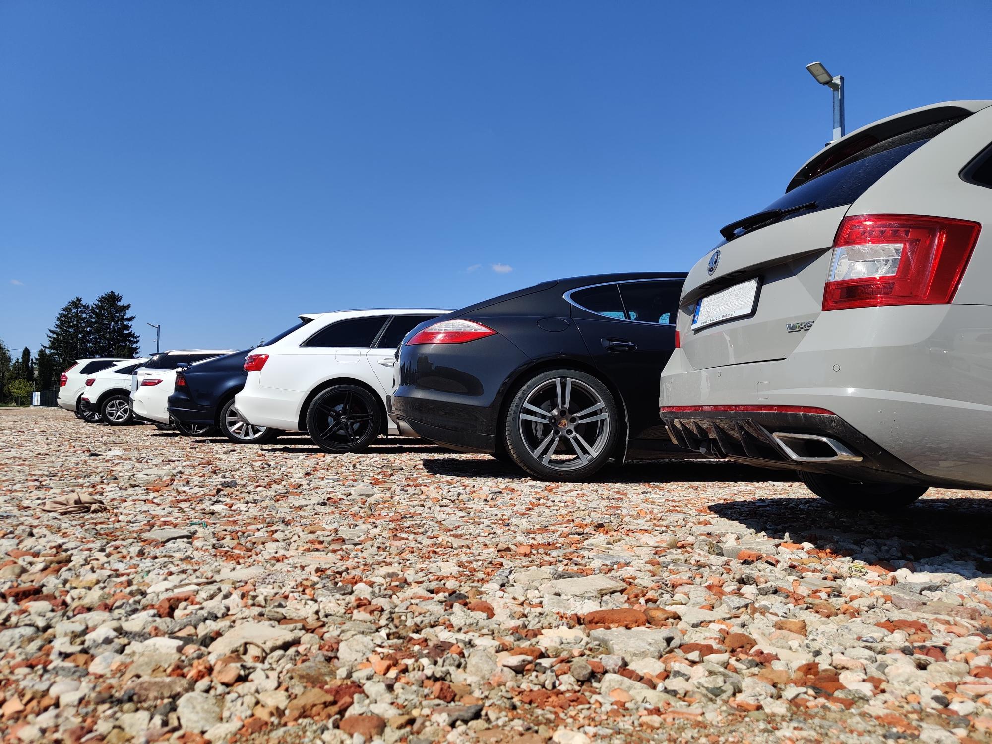 FlyAway Parking