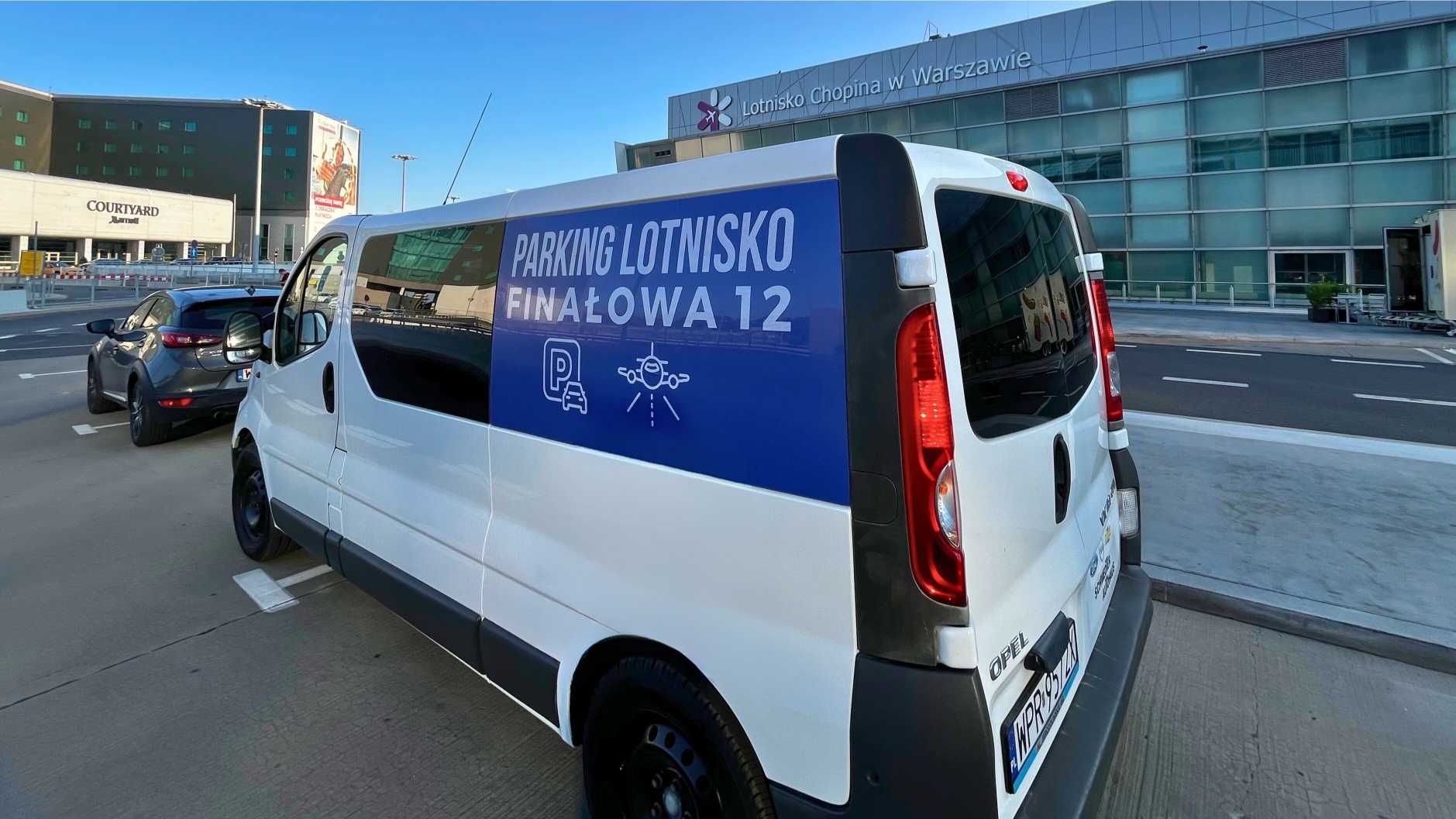 Parking Lotnisko Finałowa 12