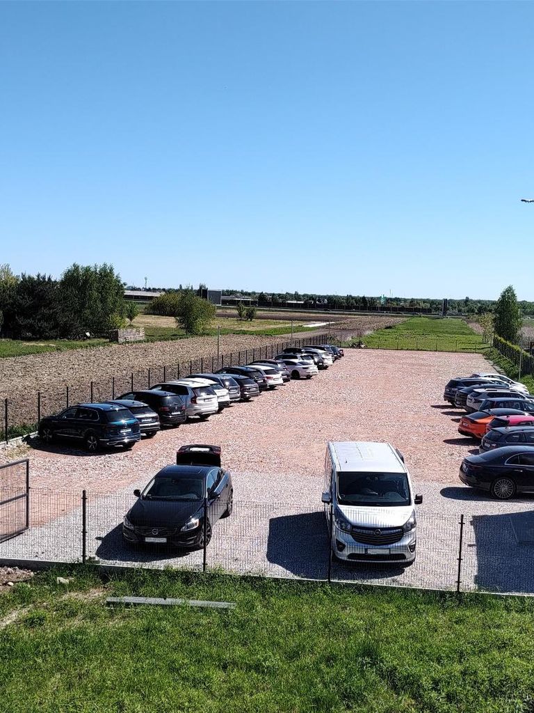 FlyAway Parking