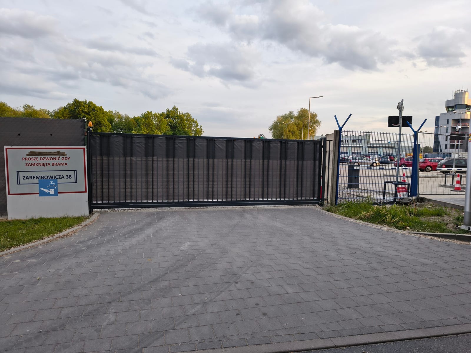 Parking Lotnisko Wrocław Zarembowicza 38
